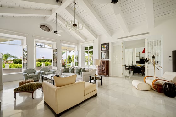 Introducing an elegant villa in the prestigious Marbella, picture 10