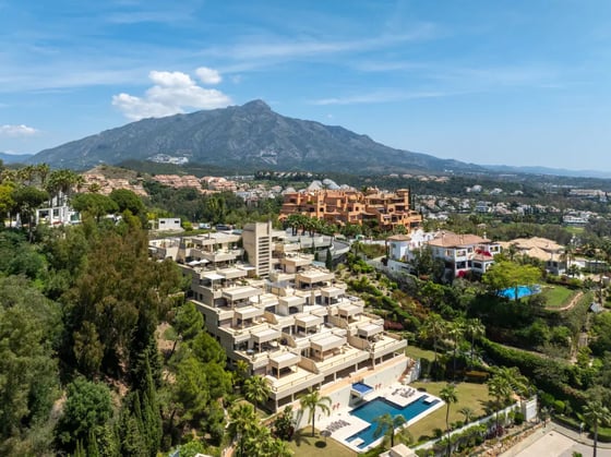 A penthouse in the sky in Marbella with 5 spaces., picture 1