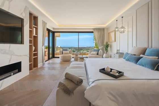 A penthouse in the sky in Marbella with 5 spaces., picture 12