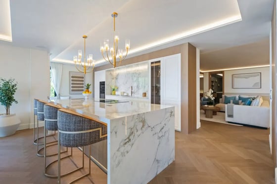 A penthouse in the sky in Marbella with 5 spaces., picture 10