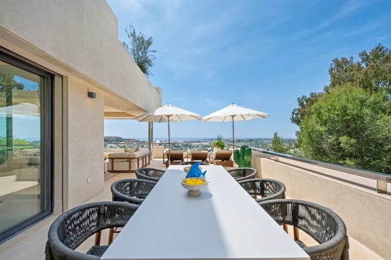 A penthouse in the sky in Marbella with 5 spaces., picture 4