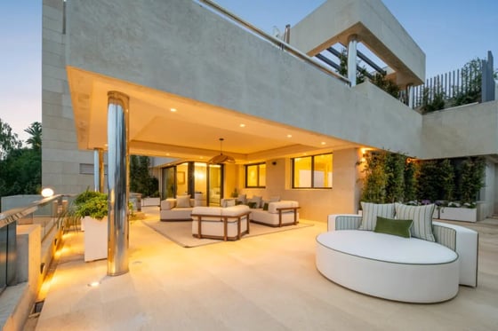 A penthouse in the sky in Marbella with 5 spaces., picture 22