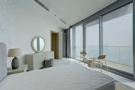 An elegant 5-bed apartment in Opera Grand, Downtown Dubai, picture 13