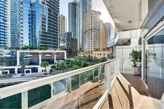 3 bedroom duplex for sale with sea view in Dubai Marina, picture 1