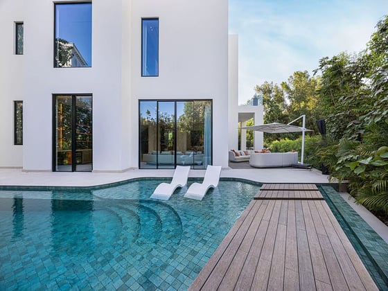 5-bedroom upgraded villa for sale in Al Barari, picture 2