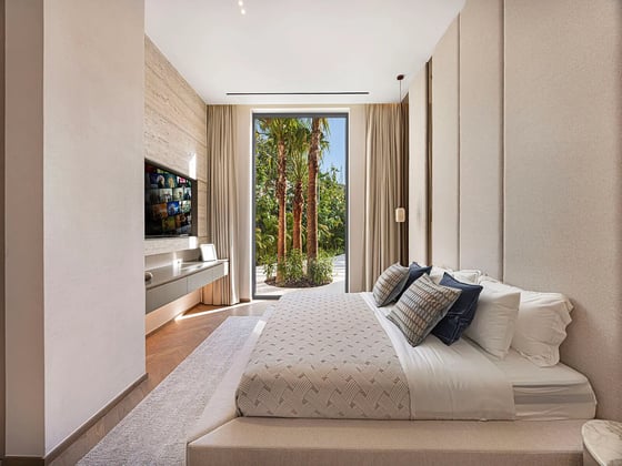 5-bedroom upgraded villa for sale in Al Barari, picture 15