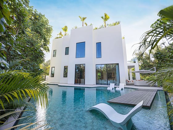 5-bedroom upgraded villa for sale in Al Barari, picture 1