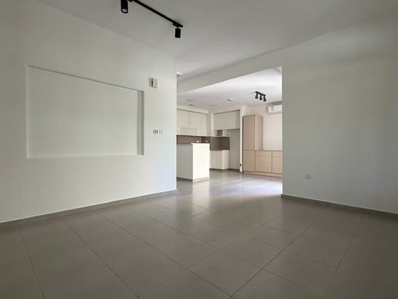 Motivated Seller | 3BR + Maid | Close To Pool, picture 2