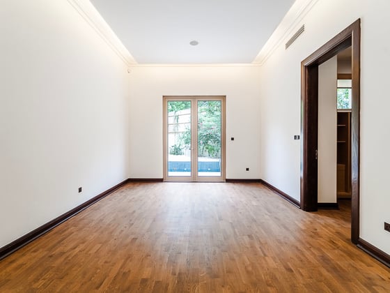 6 Bed | Private Pool | Renovation Opportunity | View Today, picture 6