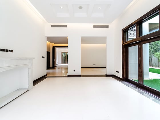 6 Bed | Private Pool | Renovation Opportunity | View Today, picture 12