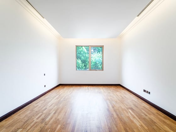 6 Bed | Private Pool | Renovation Opportunity | View Today, picture 20