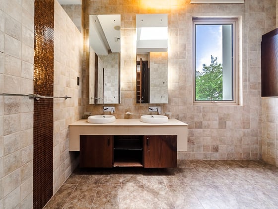 6 Bed | Private Pool | Renovation Opportunity | View Today, picture 18