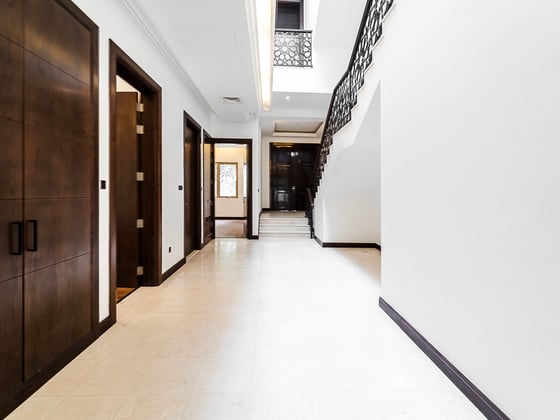 6 Bed | Private Pool | Renovation Opportunity | View Today, picture 14