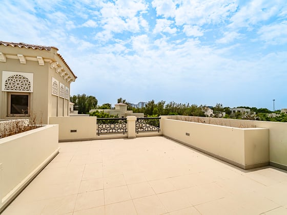 6 Bed | Private Pool | Renovation Opportunity | View Today, picture 23