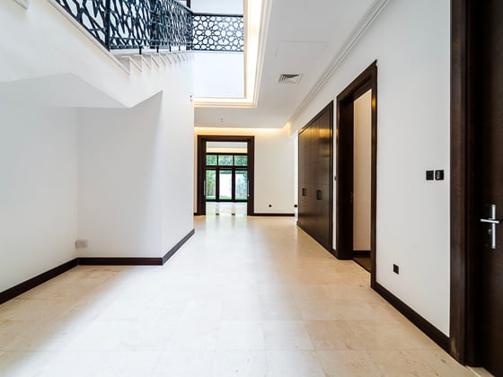6 Bed | Private Pool | Renovation Opportunity | View Today, picture 4
