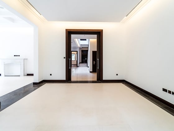 6 Bed | Private Pool | Renovation Opportunity | View Today, picture 10