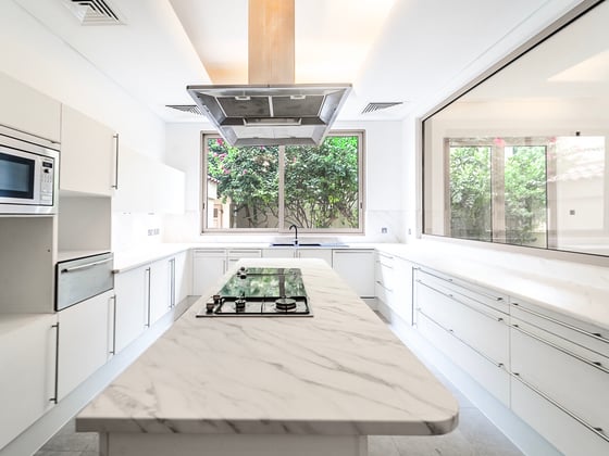 6 Bed | Private Pool | Renovation Opportunity | View Today, picture 8
