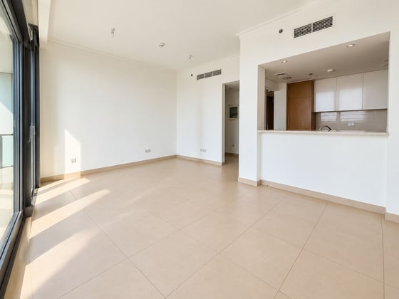 Bright and Open Layout | Mid Floor  | Spacious, picture 2