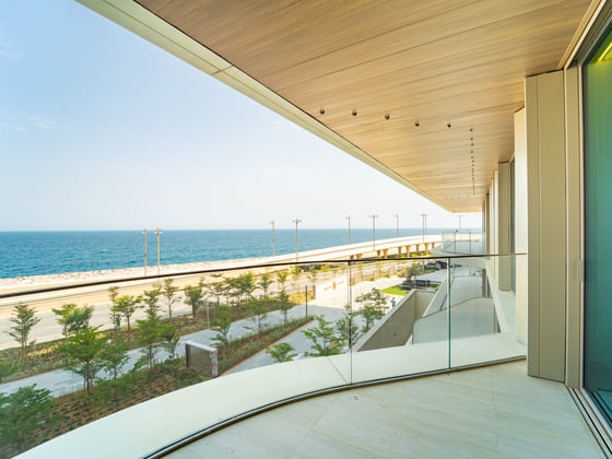 Vacant | Panoramic Sea Views | Spacious Layout, picture 2