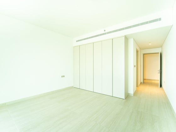 Vacant | Panoramic Sea Views | Spacious Layout, picture 12