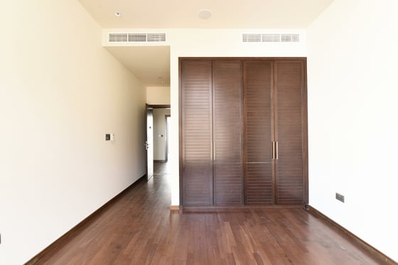 Spacious |  Low Floor | Available Now..., picture 13