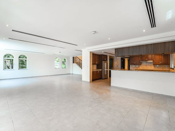 Vacant | Internal | Away From Cables | Landscaped, picture 9