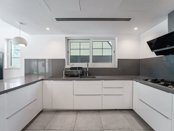 Fully Upgraded | Private Pool | Prime Location, picture 9