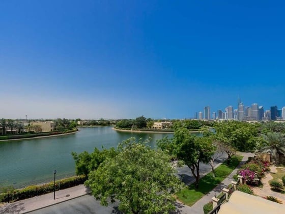Stunning Villa with Lake Views and Elite Amenities, picture 13