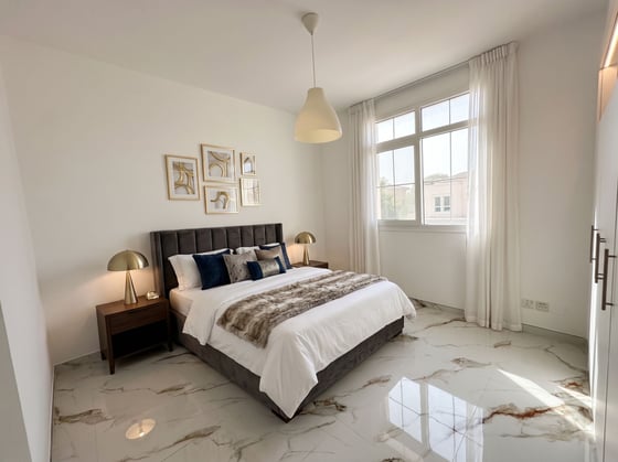 Upgraded | Ext Maids | Corner | Big Plot, picture 5