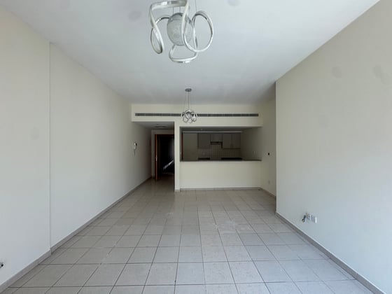 Vacant Now | Strong Investment | Community View, picture 1