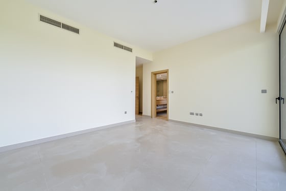 VACANT | WELL MAINTAINED | PRIME LOCATION, picture 5