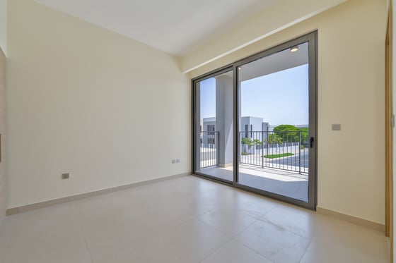 VACANT | WELL MAINTAINED | PRIME LOCATION, picture 8