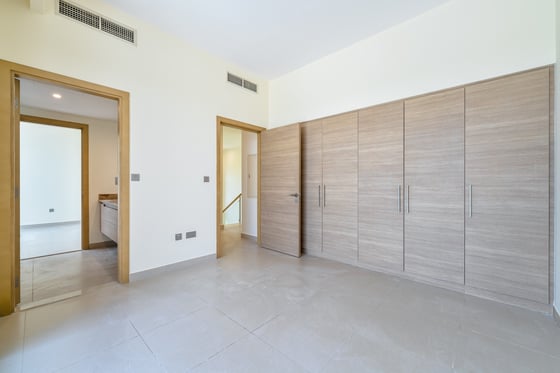 VACANT | WELL MAINTAINED | PRIME LOCATION, picture 12