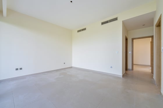 VACANT | WELL MAINTAINED | PRIME LOCATION, picture 6
