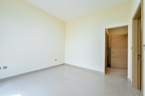VACANT | WELL MAINTAINED | PRIME LOCATION, picture 9