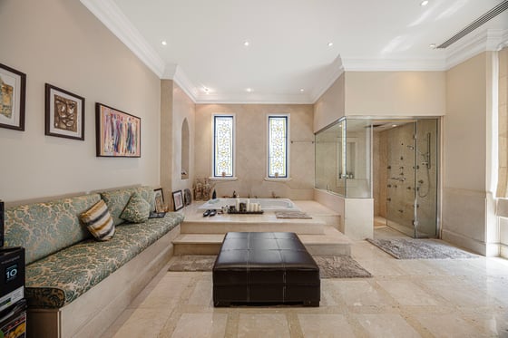 Exquisite 6-Bedroom Villa | Golf Course View, picture 7