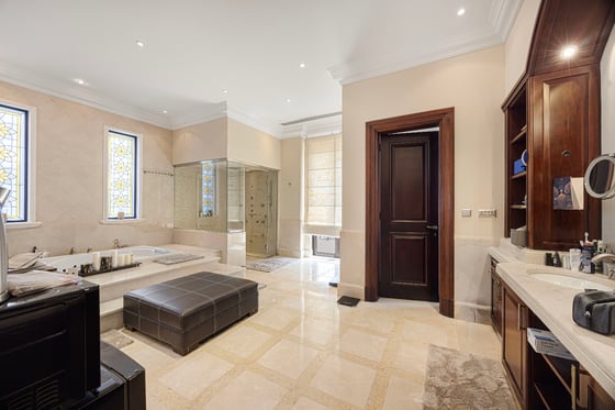 Exquisite 6-Bedroom Villa | Golf Course View, picture 8