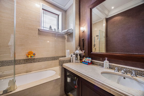 Exquisite 6-Bedroom Villa | Golf Course View, picture 13