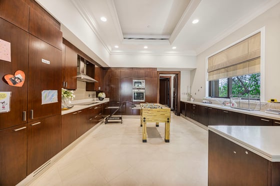 Exquisite 6-Bedroom Villa | Golf Course View, picture 18