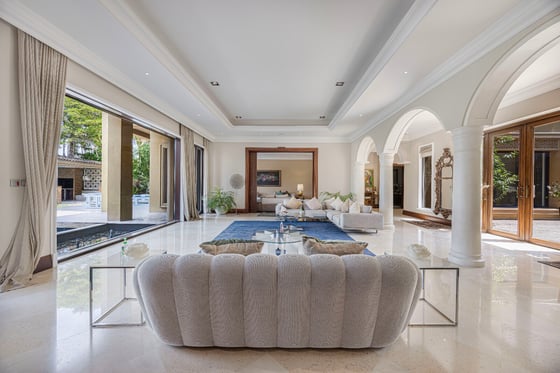 Exquisite 6-Bedroom Villa | Golf Course View, picture 2