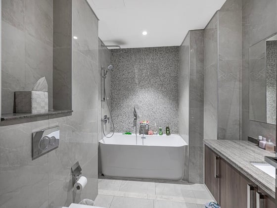 Upgraded | Luxury Waterfront | Private Pool, picture 16