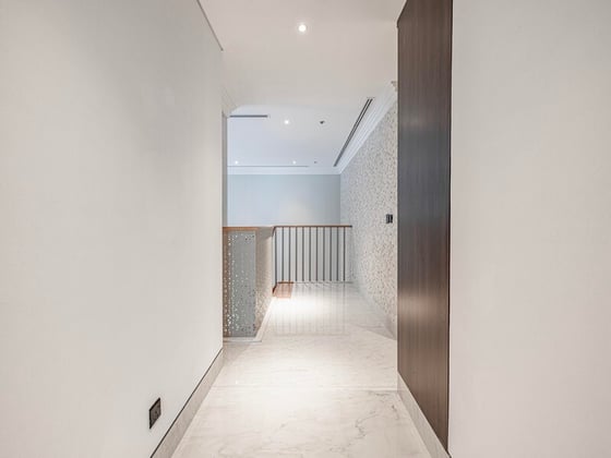 Upgraded | Luxury Waterfront | Private Pool, picture 7