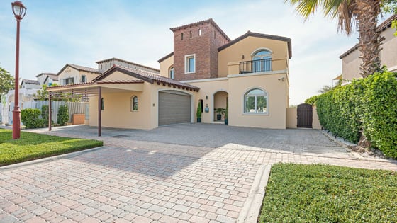 Exclusive | Golf & Lake View | Prime Location, picture 1