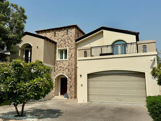 Exclusive | 5 Beds + Basement | Serene Golf View, picture 1