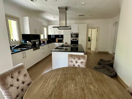 Exclusive | 5 Beds + Basement | Serene Golf View, picture 5