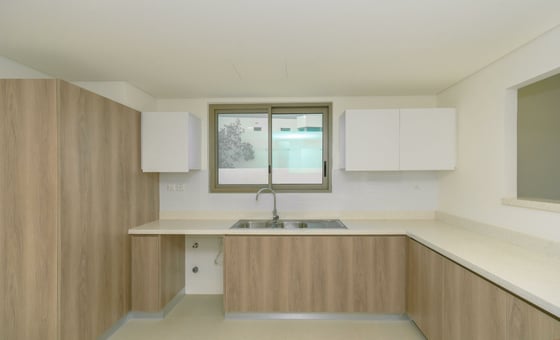 Vacant | Maids Room | Brand New | Family Community, picture 9
