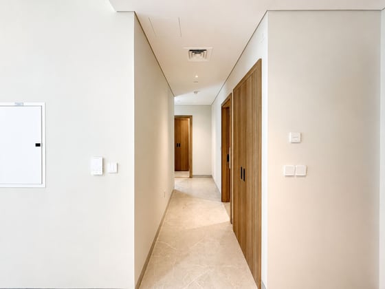 Corner Unit | Pool View | Spacious......, picture 5
