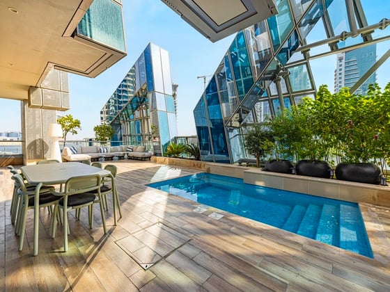 Upgraded | Luxury Waterfront | Private Pool, picture 1