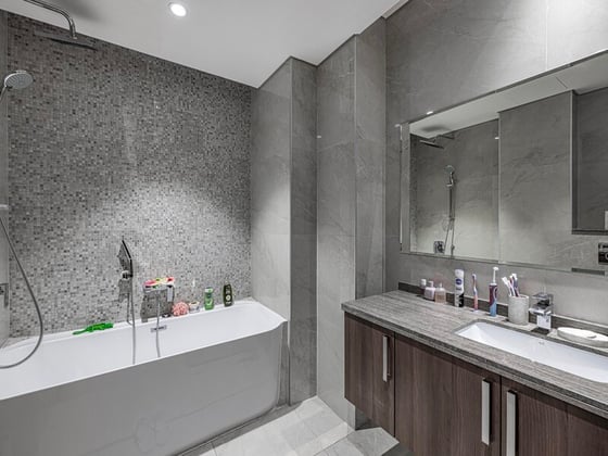Upgraded | Luxury Waterfront | Private Pool, picture 13