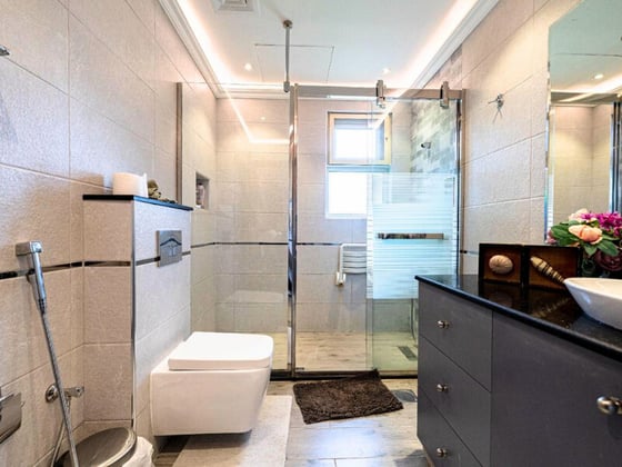 Available Now | Fully Furnished | Upgraded, picture 28